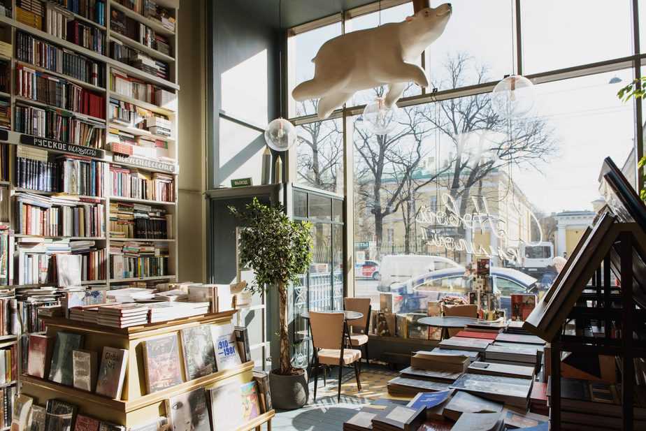 4 New York City Bookstores Every Book-lover Must Visit Once!